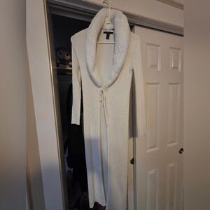 White Long Sleeve Cardigan with Faux Fur Collar